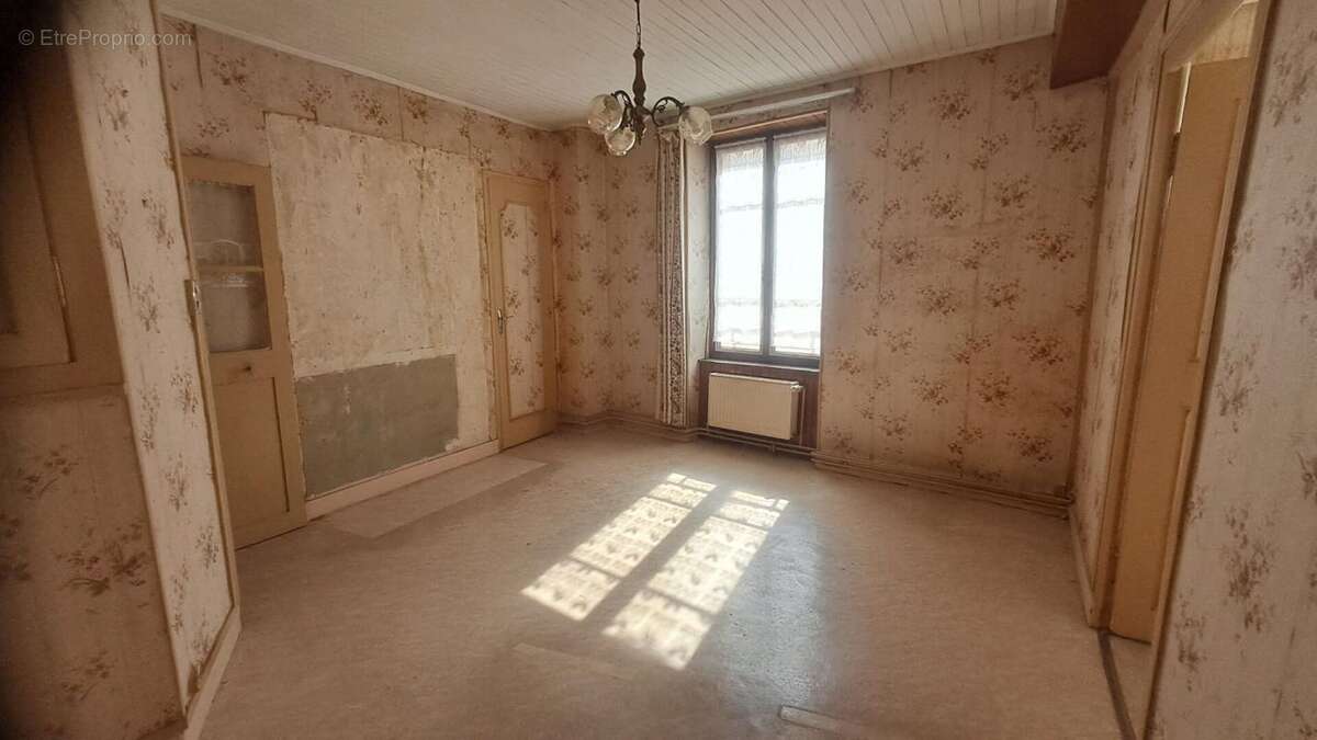 Maison à CORVOL-L&#039;ORGUEILLEUX