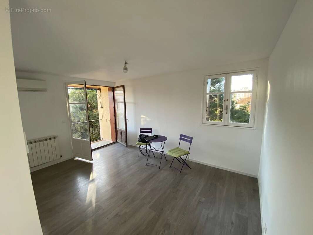 Appartement à MARSEILLE-4E