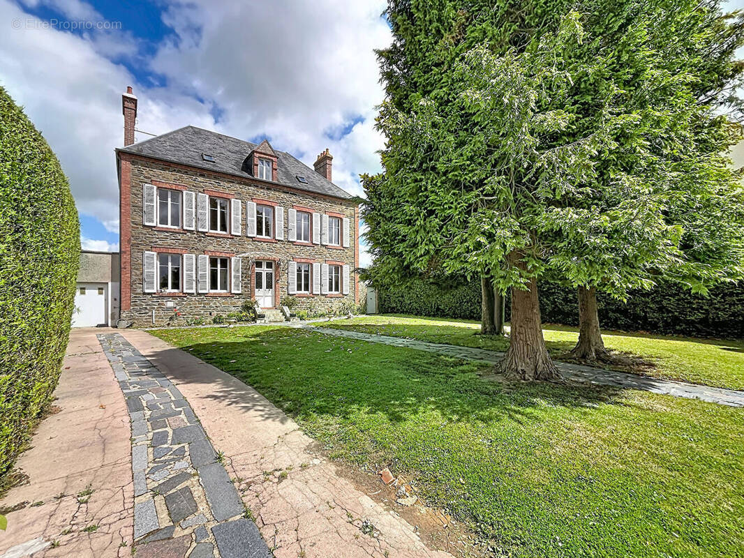 Maison à SAINT-JEAN-DE-DAYE