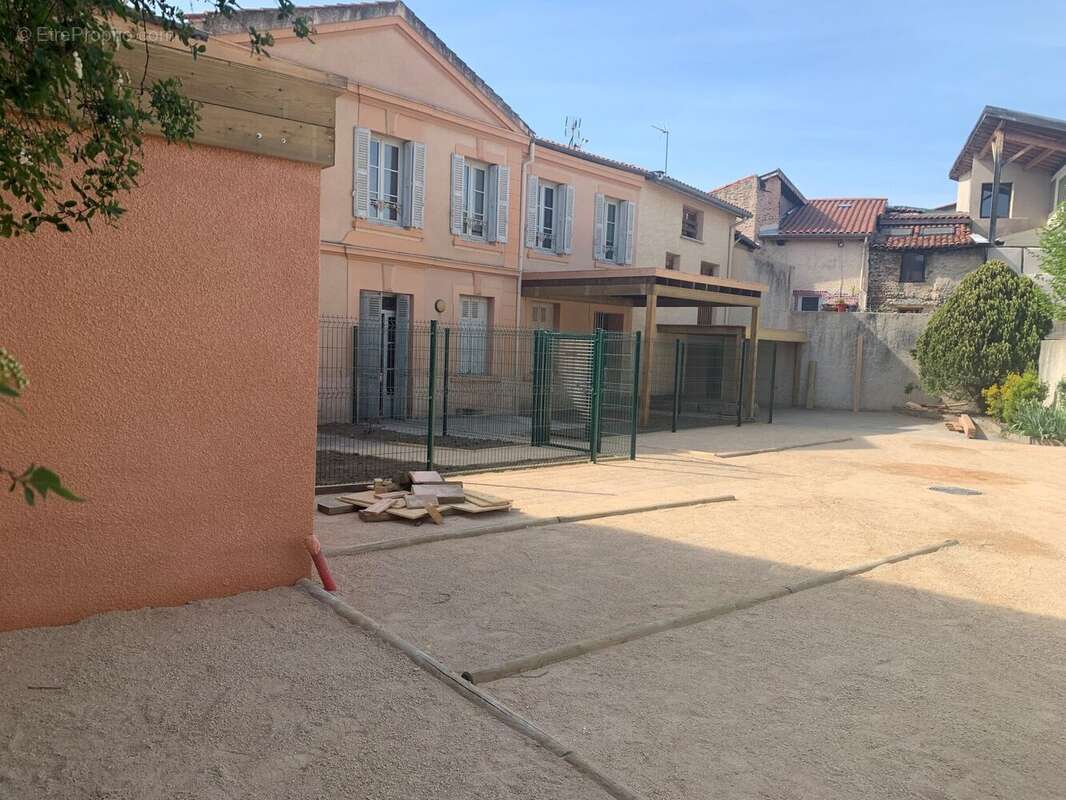 Appartement à SAINT-JUST-SAINT-RAMBERT