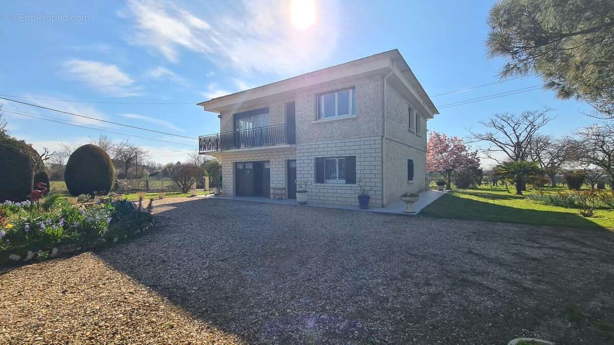 Maison à SAINT-ANDRE-DE-CUBZAC