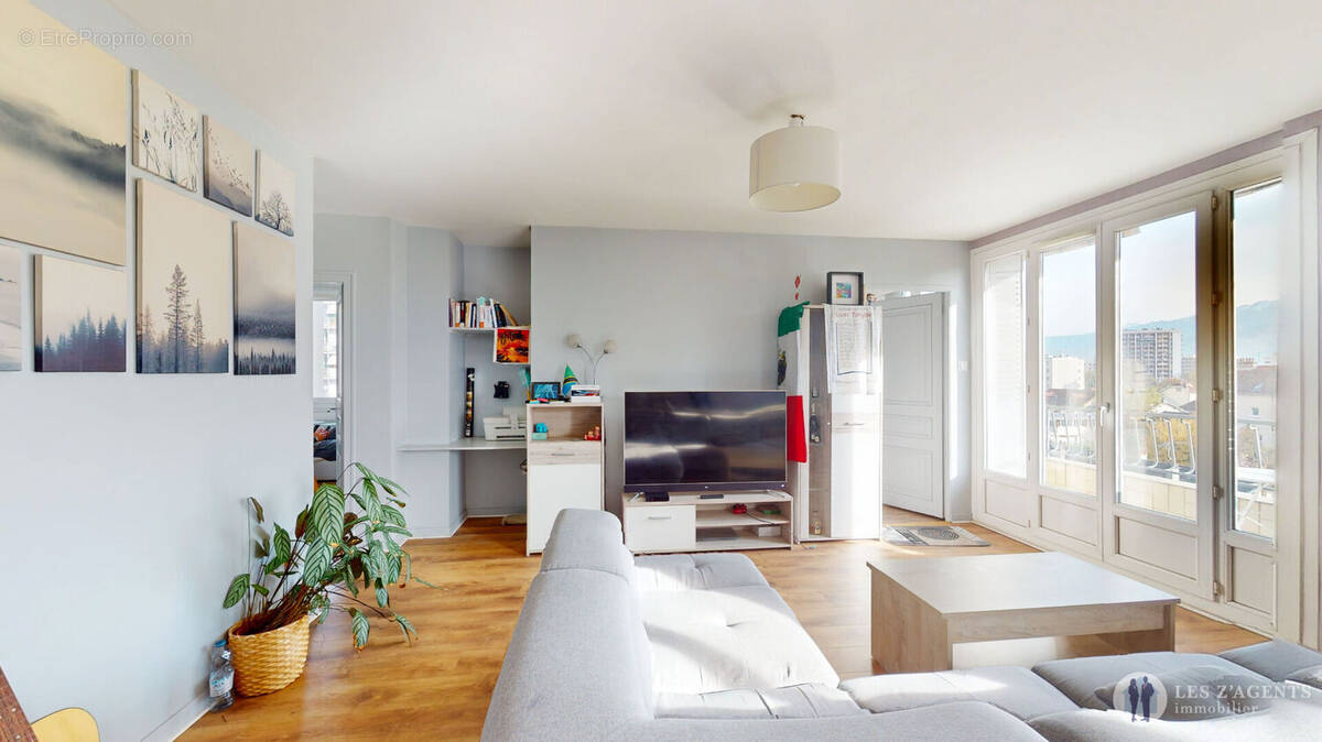 Appartement à SAINT-MARTIN-D'HERES