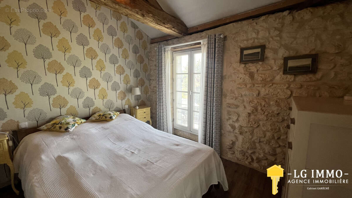 Charentaise de charme rénovée, 5 chambres, gîte,  jardin proche Mirambeau - photo 12