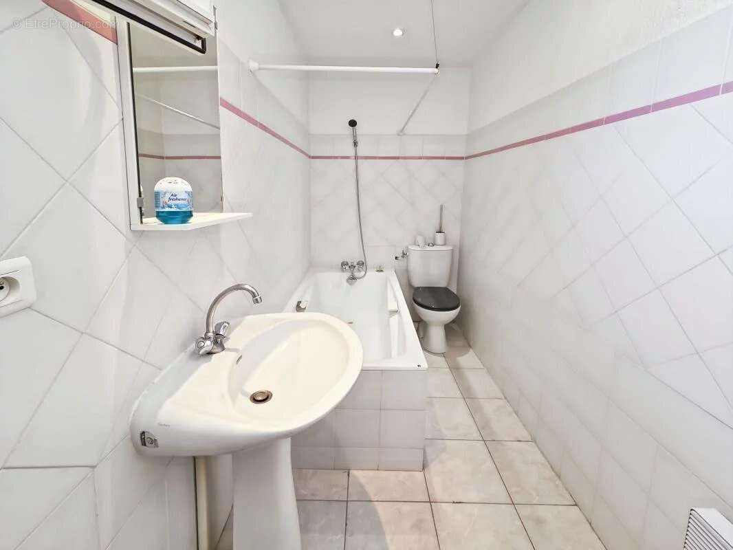 Appartement à VILLENEUVE-LES-AVIGNON