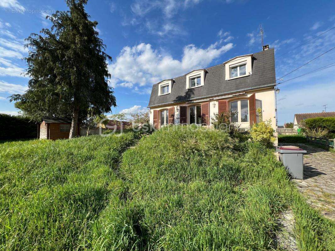 Maison à ETAMPES