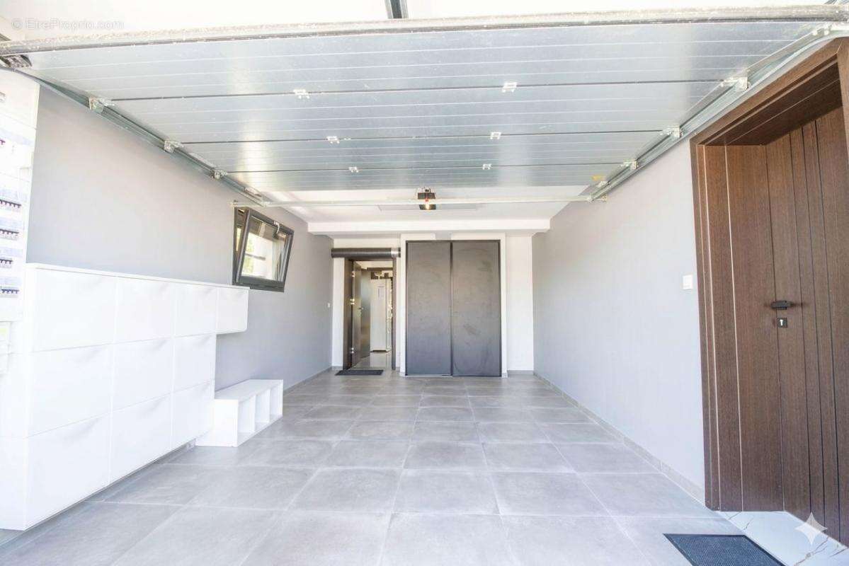 Maison Contemporaine 220 m² 5 Chambres - photo 16