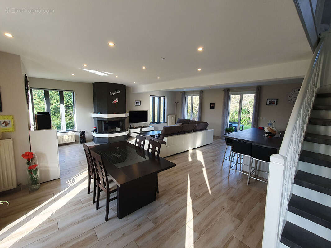 Maison à BAZOCHES-SUR-GUYONNE