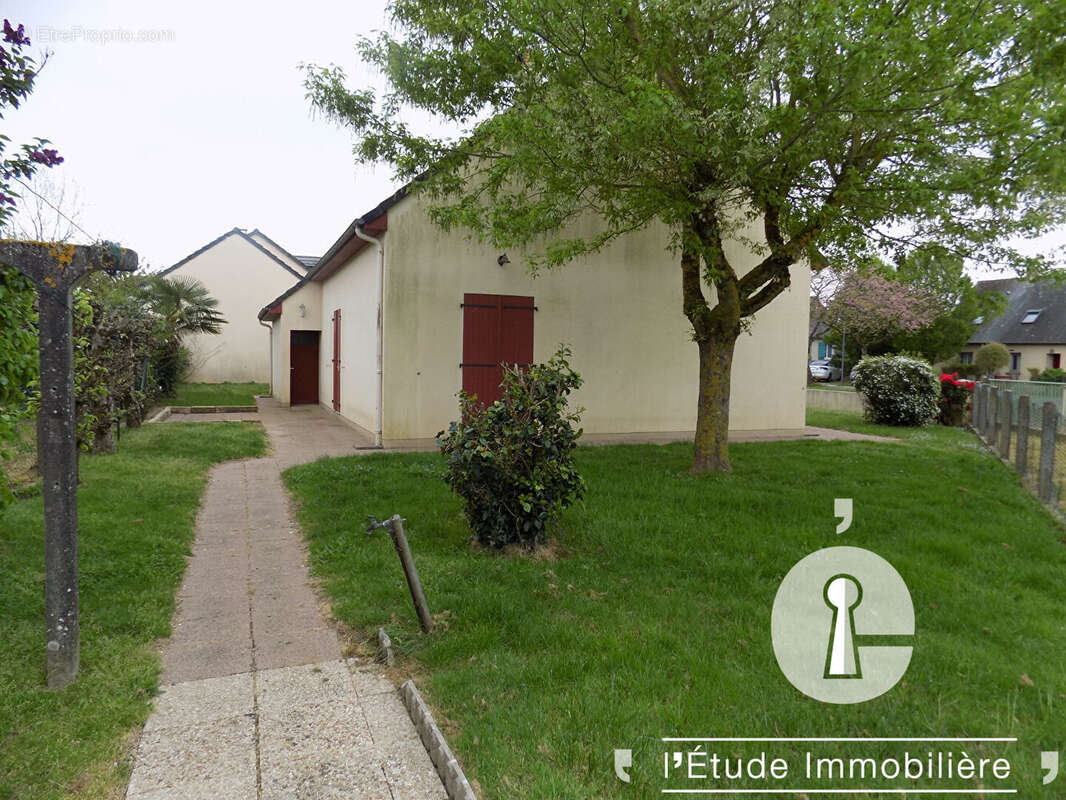 Maison à MESLAY-DU-MAINE