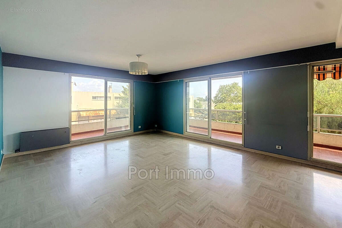 Appartement 78 m² à Saint-Laurent-Du-Var  - photo 2