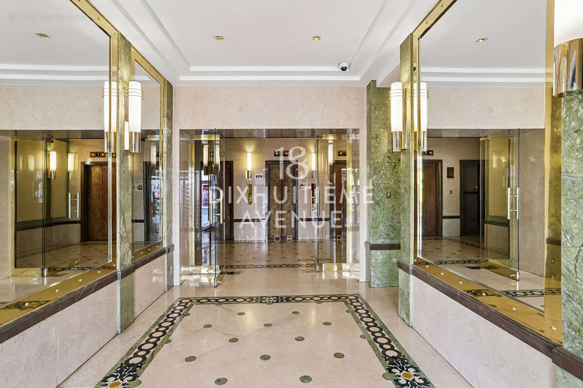 Appartement à PARIS-18E