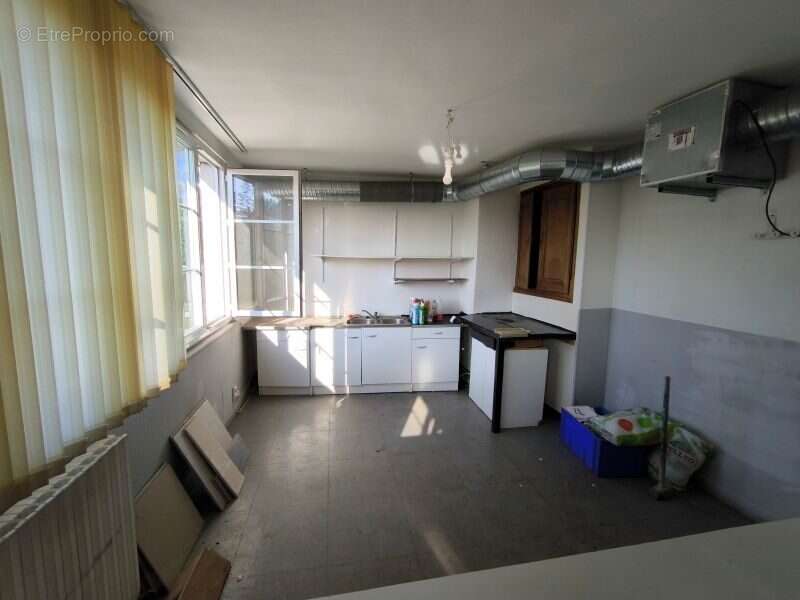 Commerce à CHATEAU-THIERRY