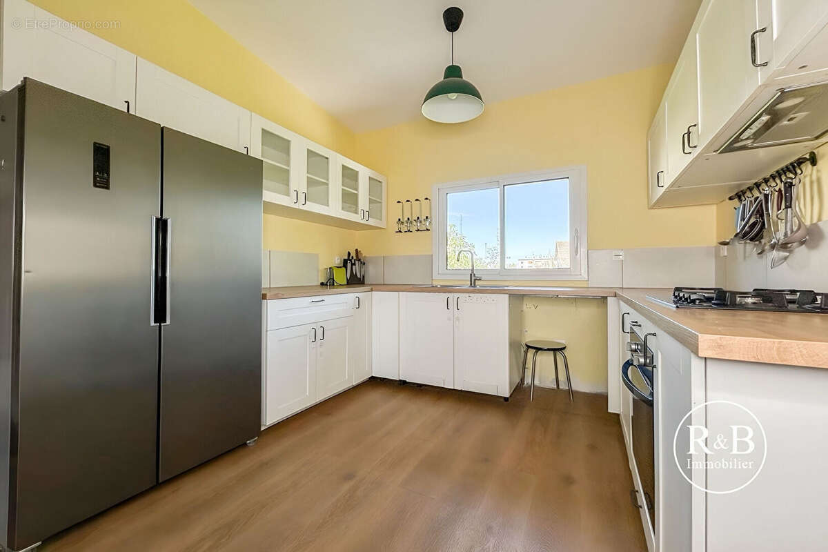 Maison à LES CLAYES-SOUS-BOIS