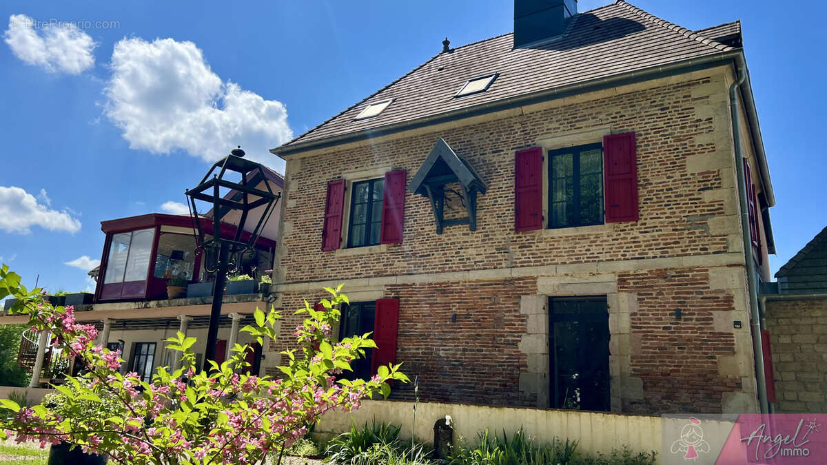 Commerce à VILLERS-ROBERT