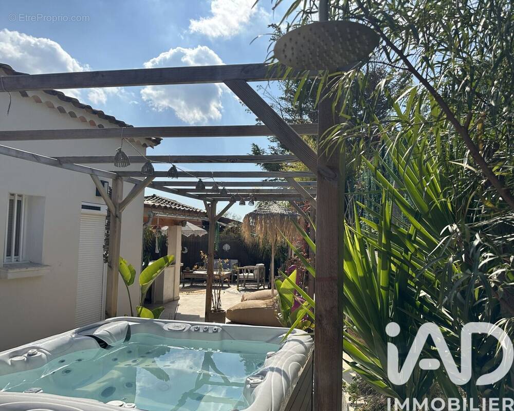 Photo 1 - Maison à LE CASTELLET