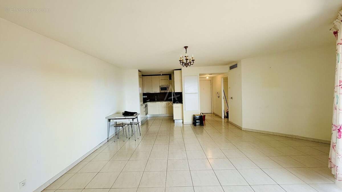 T3 61 m² Saint-Raphaël, terrasse vue mer et piscine en rooftop - photo 6