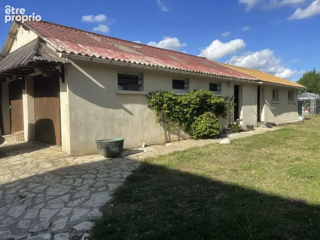 Une EXCLUSIVITÉ Capron Immobilier ! Maison 3 chambres avec grand terrain et dépendances - photo 3