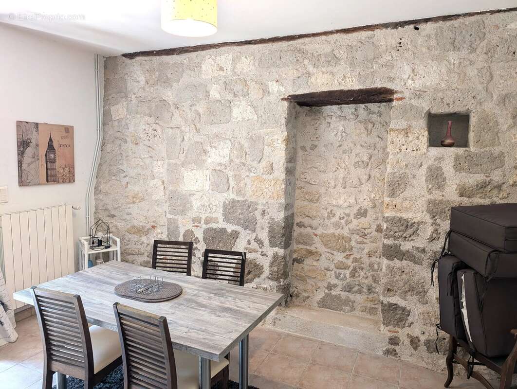 Belle maison en pierre avec gites et piscine - photo 24