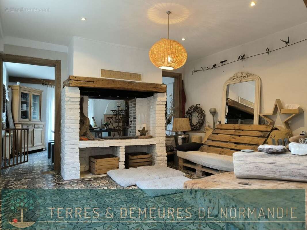 Maison à BOURG-ACHARD