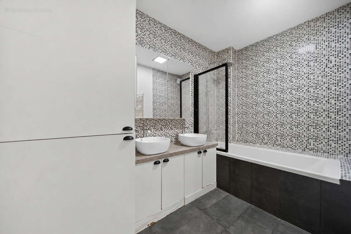 Appartement à PARIS-10E