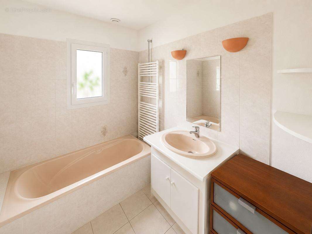 Bouguenais bourg   maison de plain-pied 3 chambres   grand g - photo 9