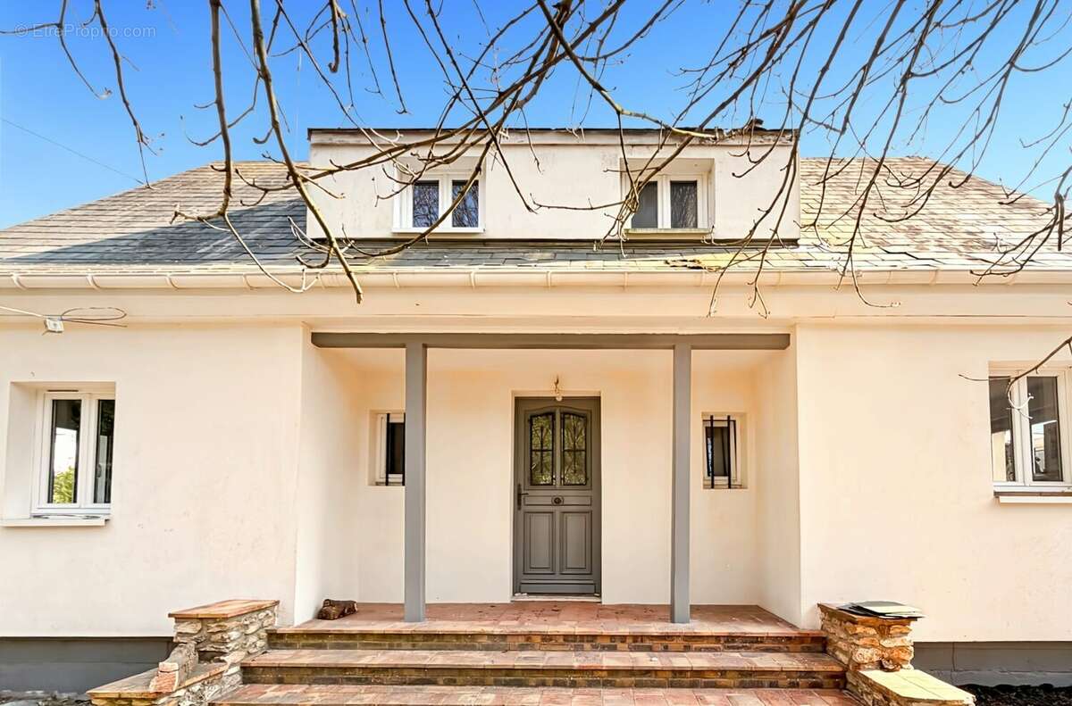Maison à CHALO-SAINT-MARS