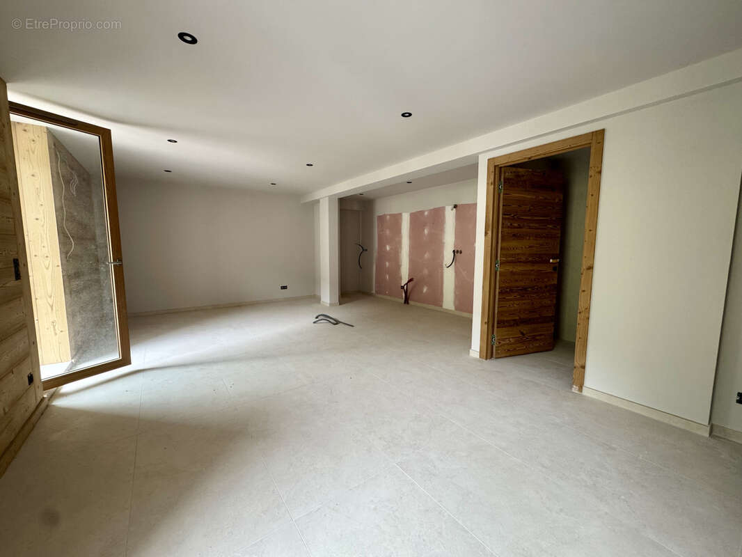 T3 en Duplex avec terrasse et stationnement - photo 2