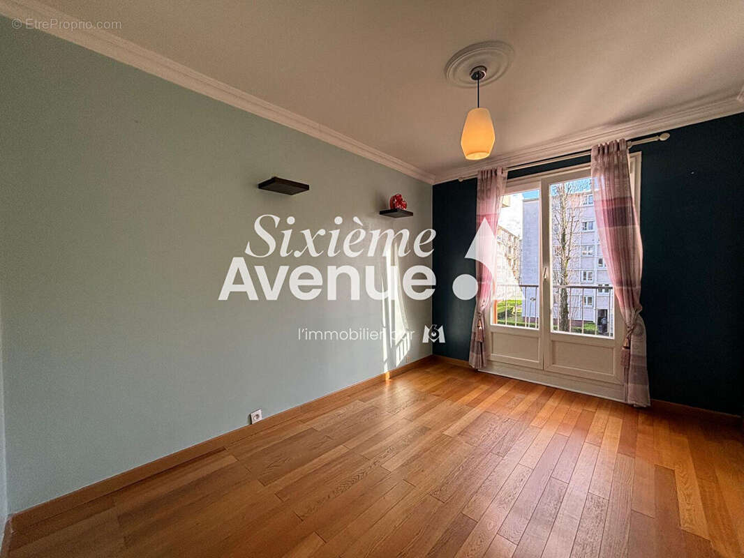 Appartement à SARTROUVILLE