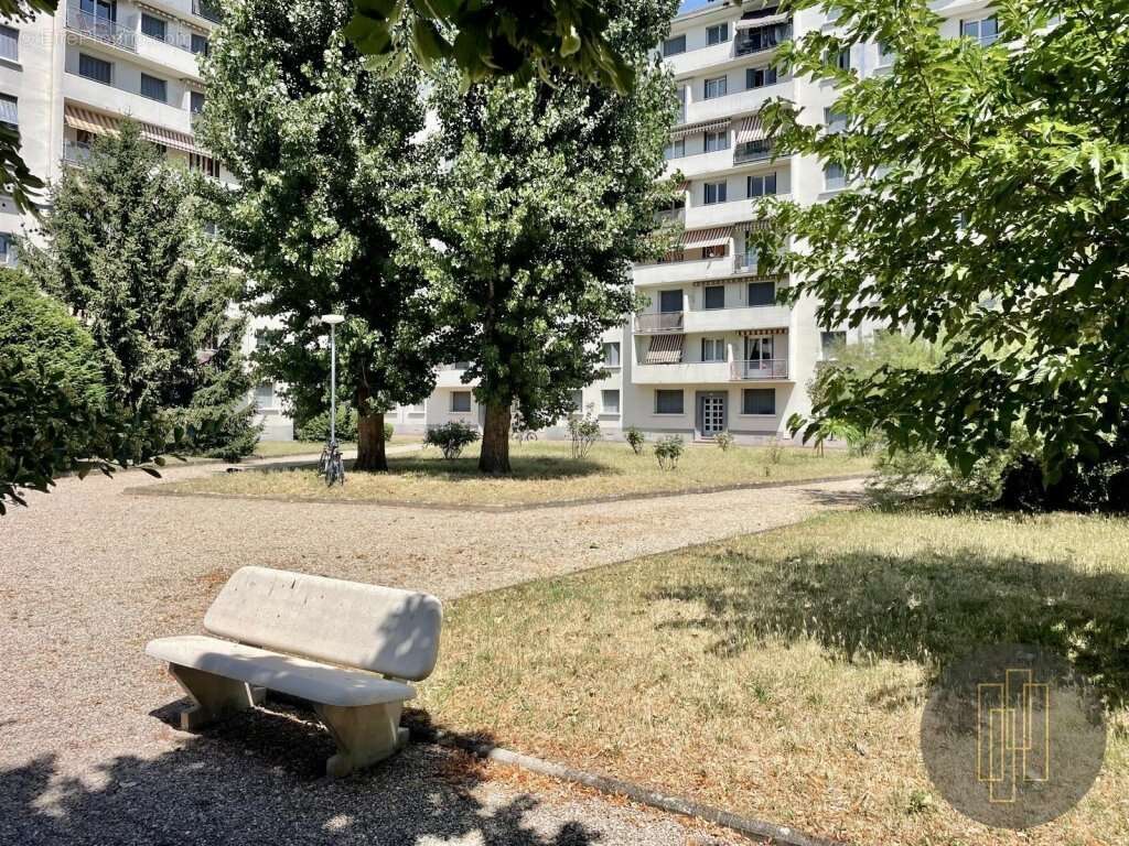 Appartement à LYON-8E
