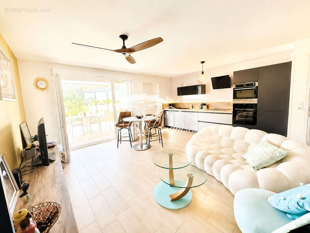 Appartement à LA LONDE-LES-MAURES