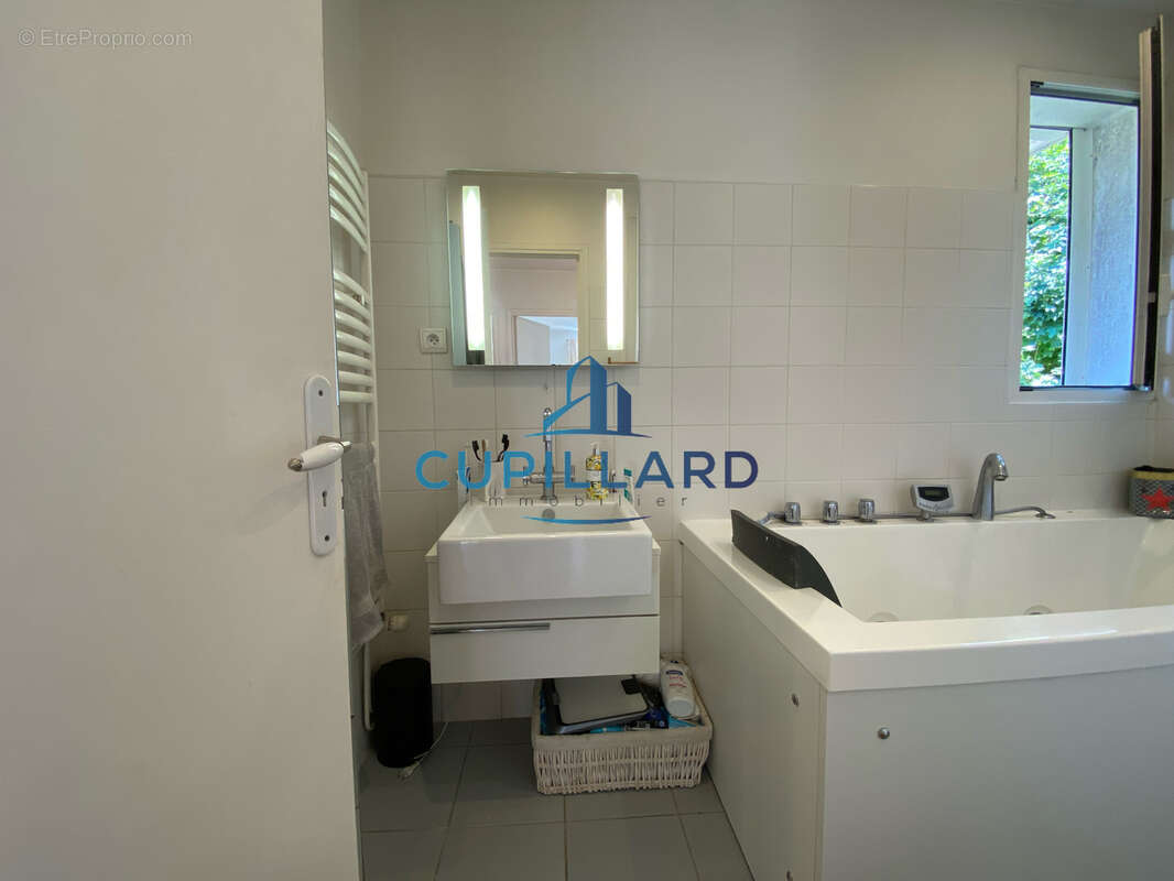 Maison T5 - 97m2 - Véranda - garage - secteur Marcombes - photo 16
