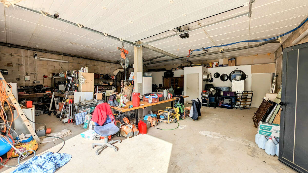 Maison à VILLELONGUE-DELS-MONTS