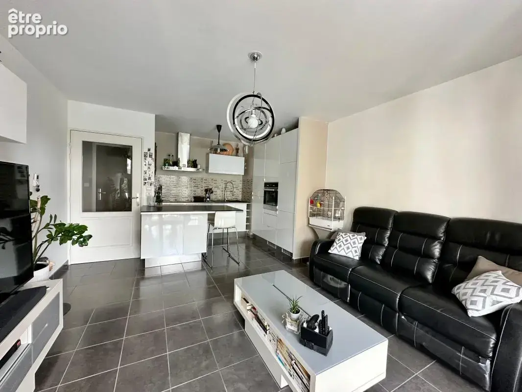 Appartement T3 Lumineux avec Terrasse & Garage – Saint-Priest (Le Village) - photo 18