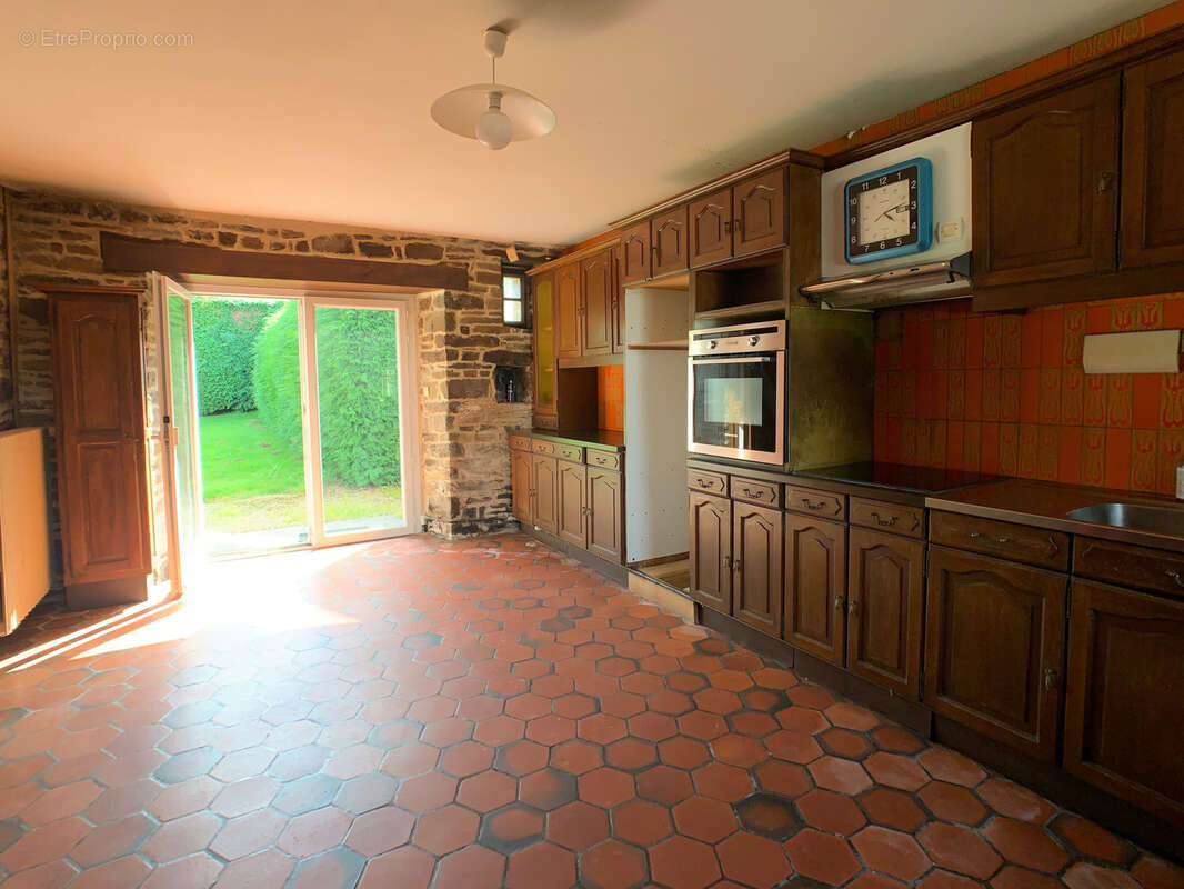 Maison à SAINT-SAUVEUR-LA-POMMERAYE