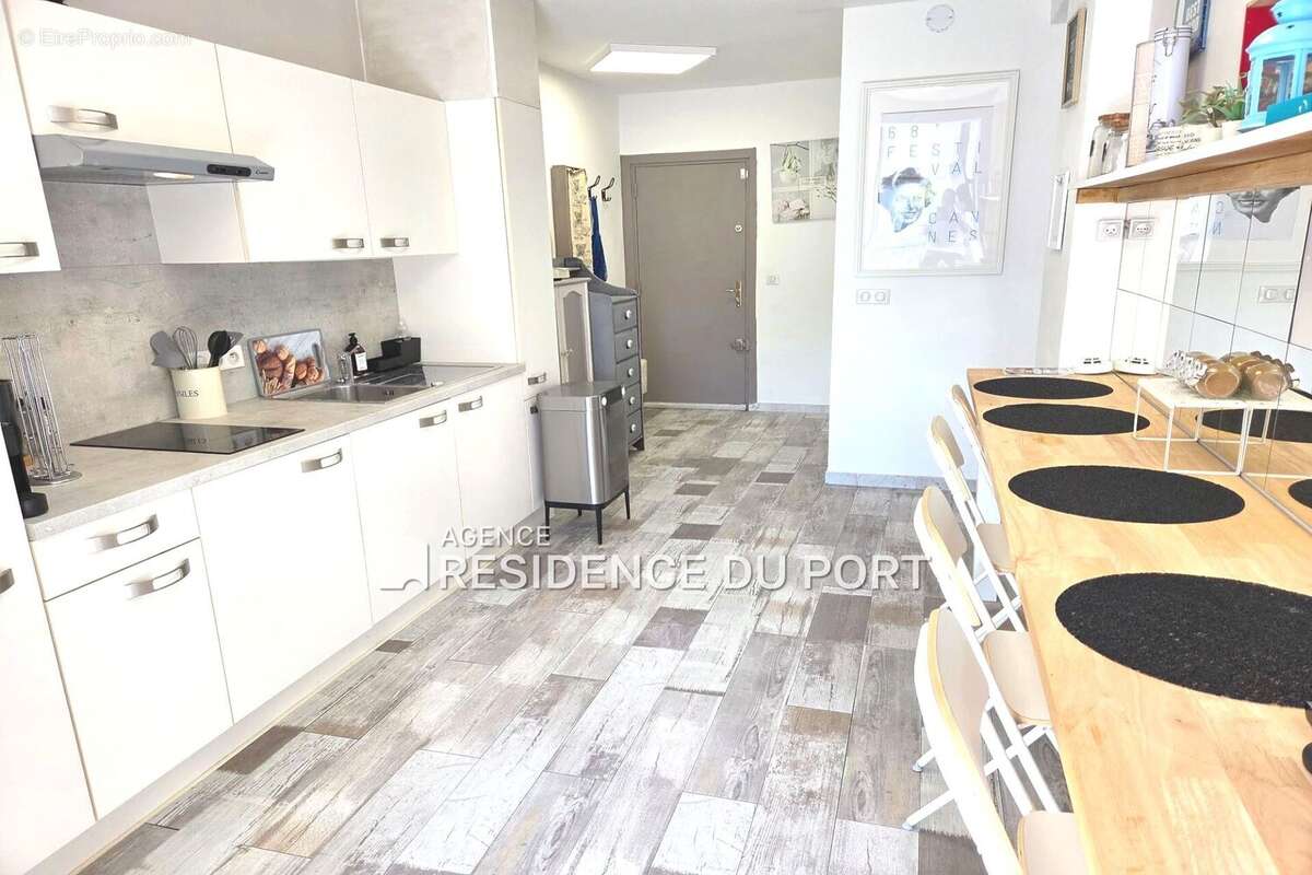 Appartement à MANDELIEU-LA-NAPOULE