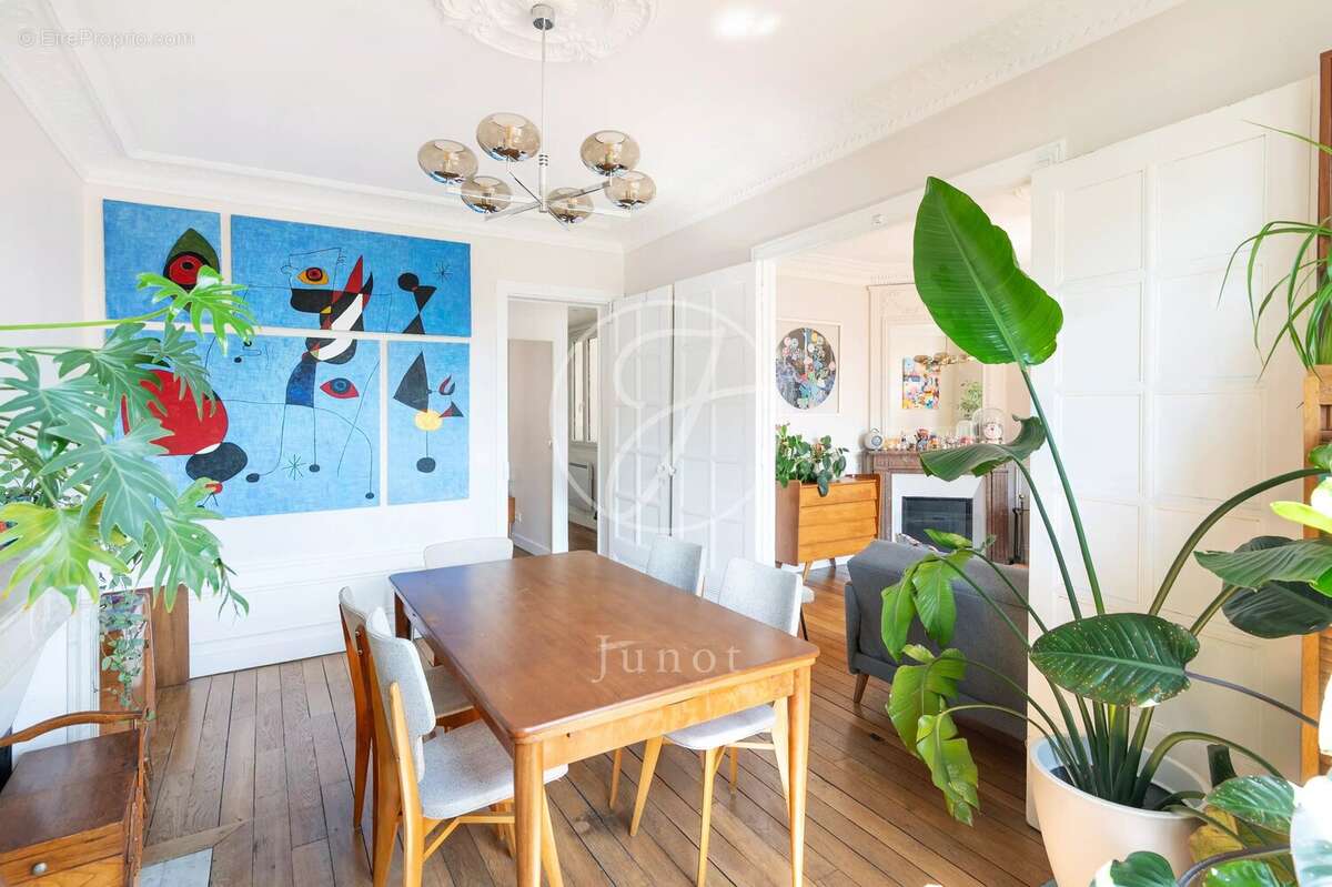 Appartement à PARIS-18E