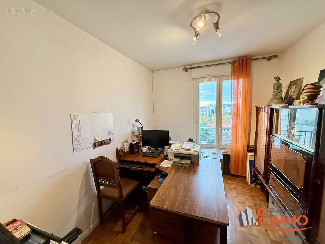 Appartement 97 m² à Saint-Etienne  - photo 7