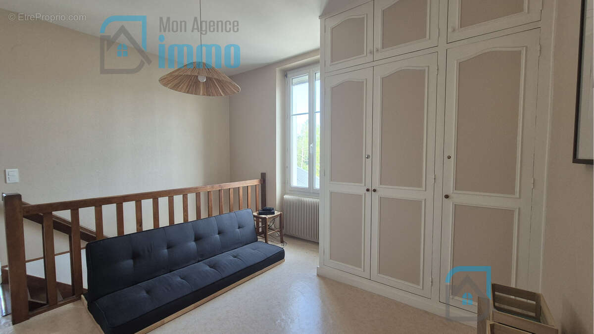 Bourges (18) - Maison familiale 5 chambres - photo 5