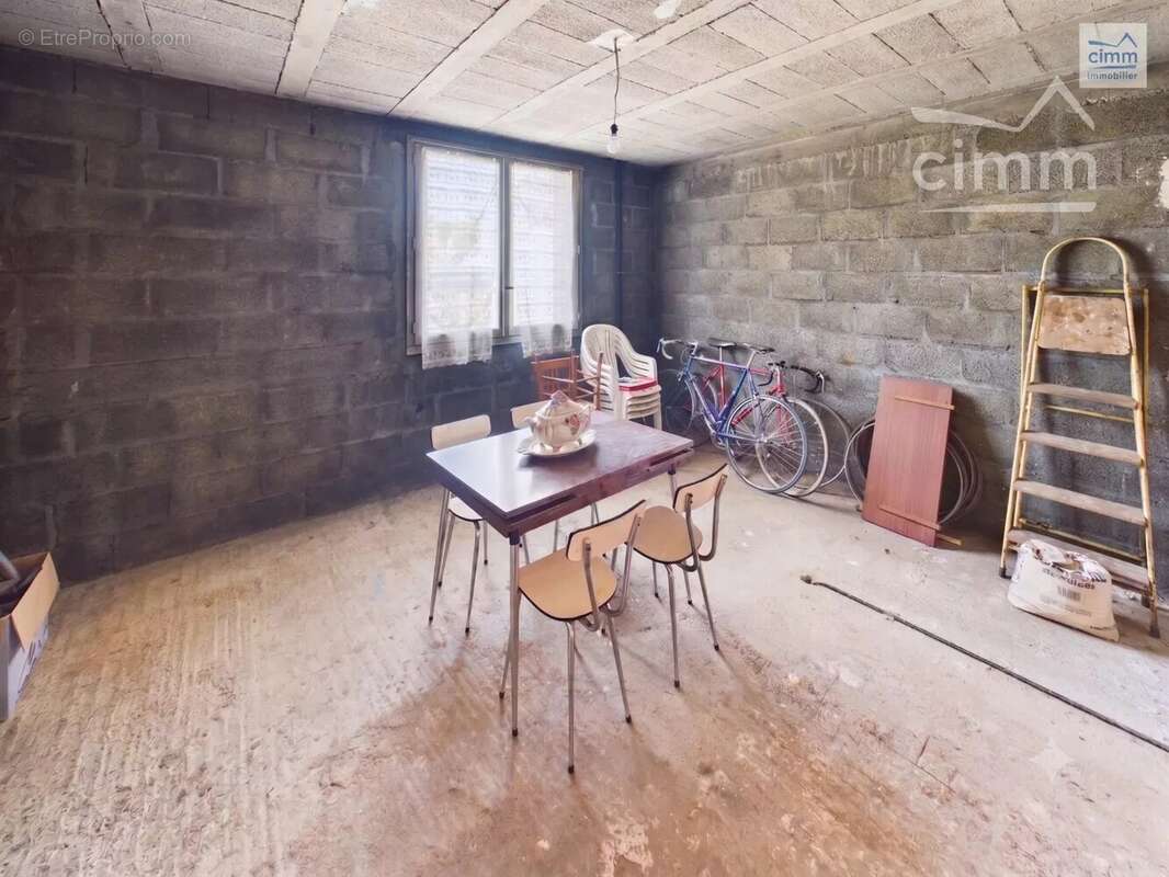 Maison à renover - Fort Potentiel - photo 13