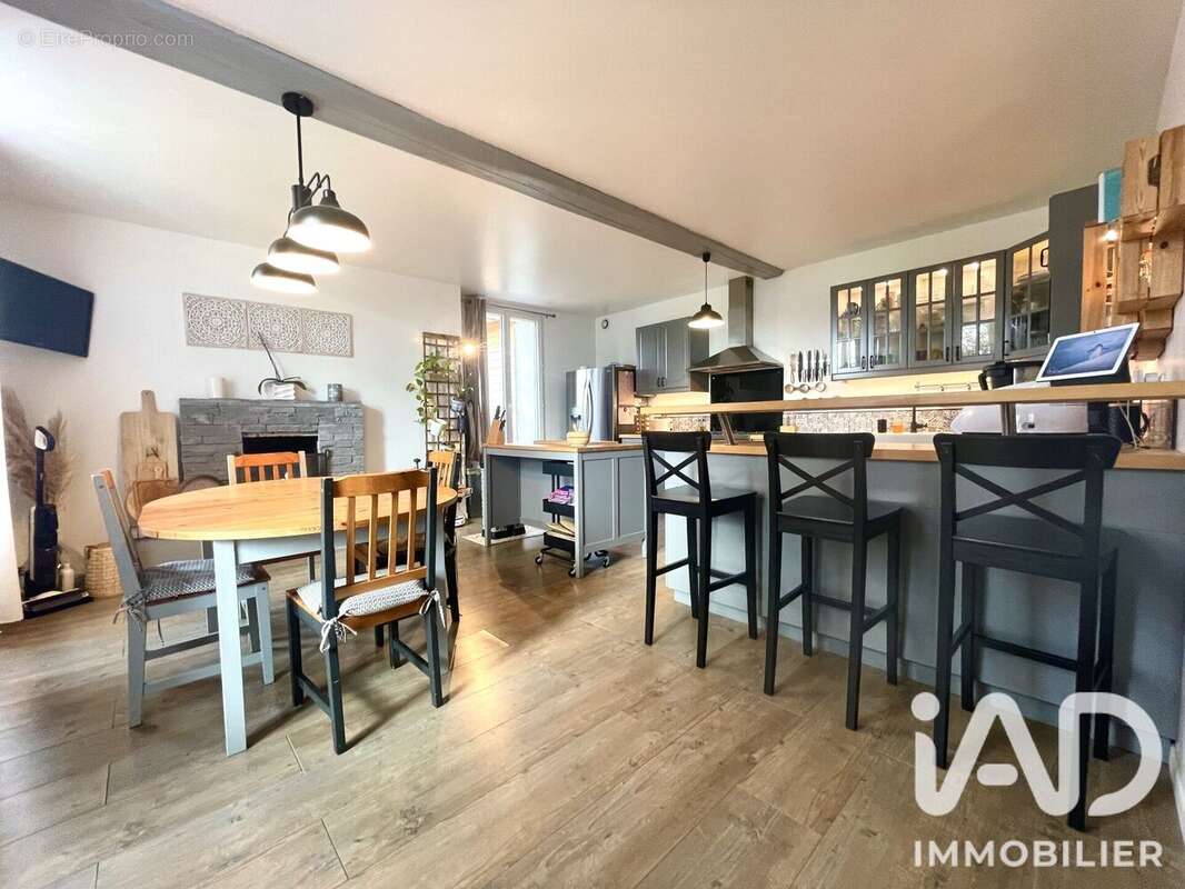 Maison 248 m² à La Brousse  - photo 5