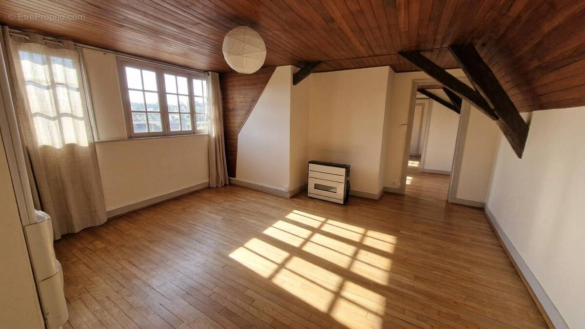 Appartement à CHARLIEU