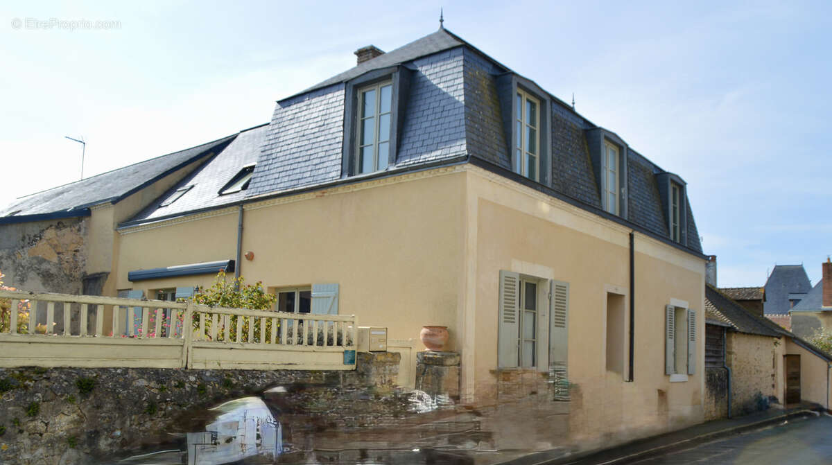 Maison à ASNIERES-SUR-VEGRE
