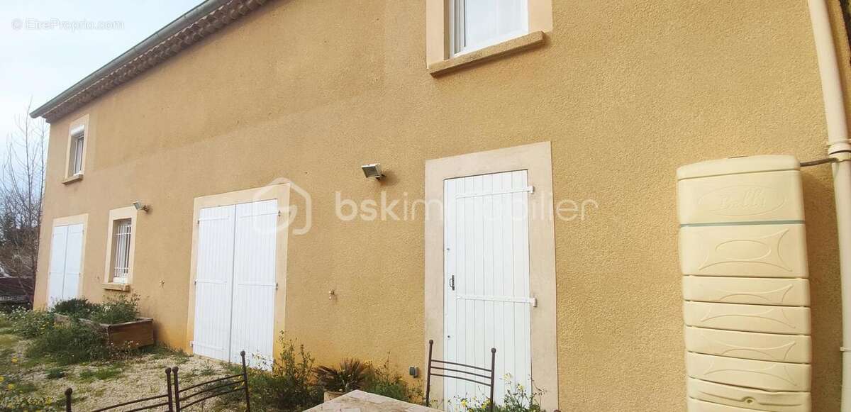 Maison à MORNAS
