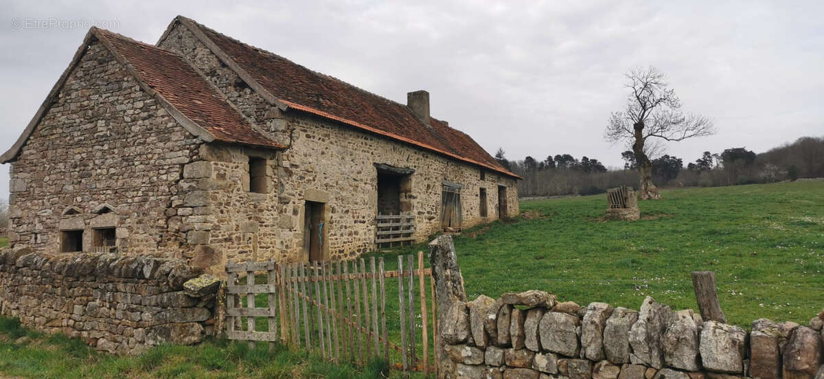 Maison à SAINT-GERMAIN-EN-BRIONNAIS