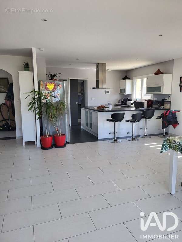 Maison 151 m² à Tonnay-Charente  - photo 7