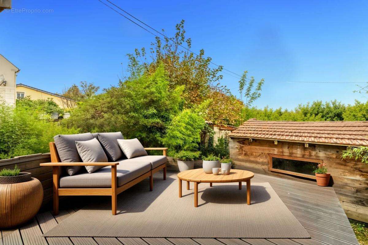 Maison à MAURECOURT