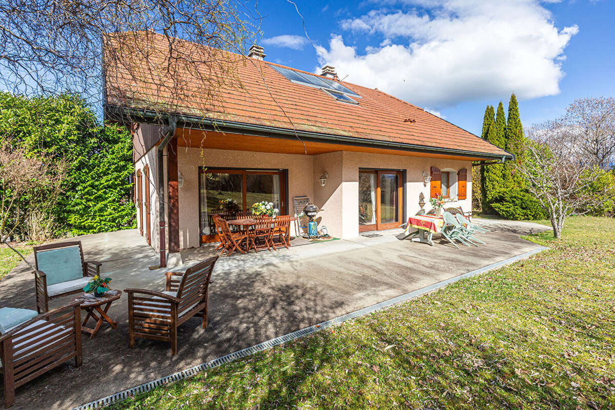 Agence immobiliere laforet - co-exclusivite - "protea" - cuvat - maison individuelle 6 pièces de 172,07 m² au sol - terrain de 1 - photo 2