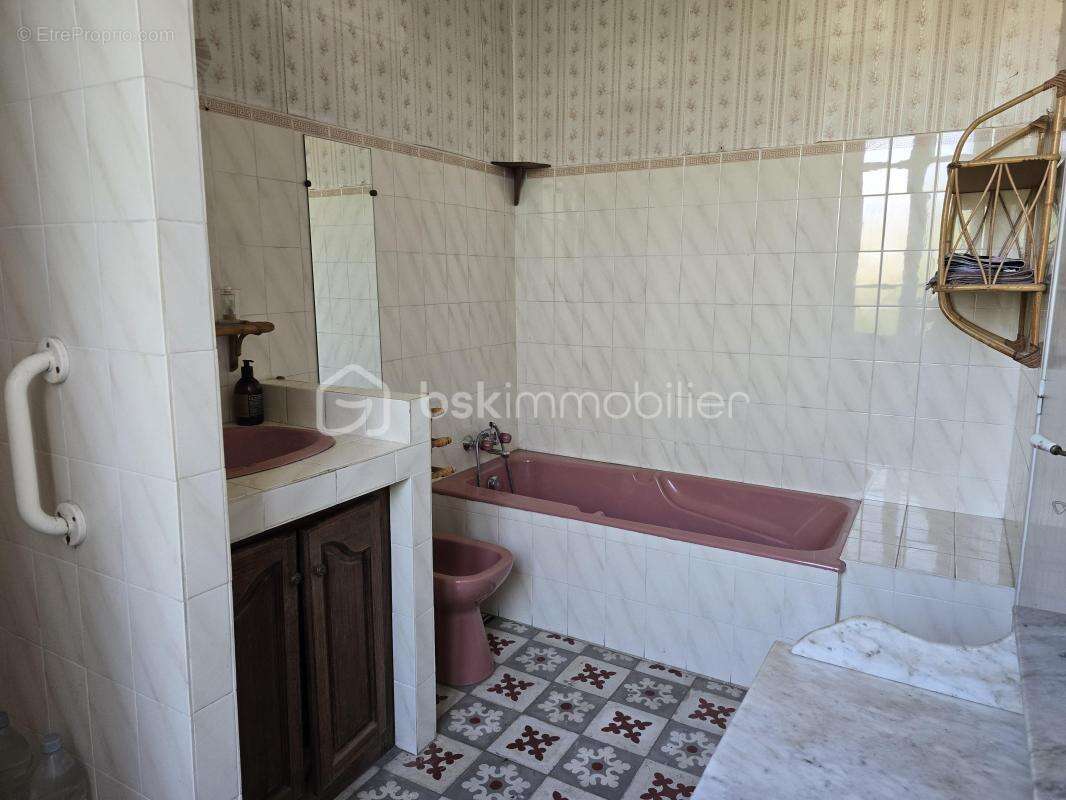Authentique Maison 175 m2 de caractère avec grand terrain de 2 377 m² au Teil - photo 10