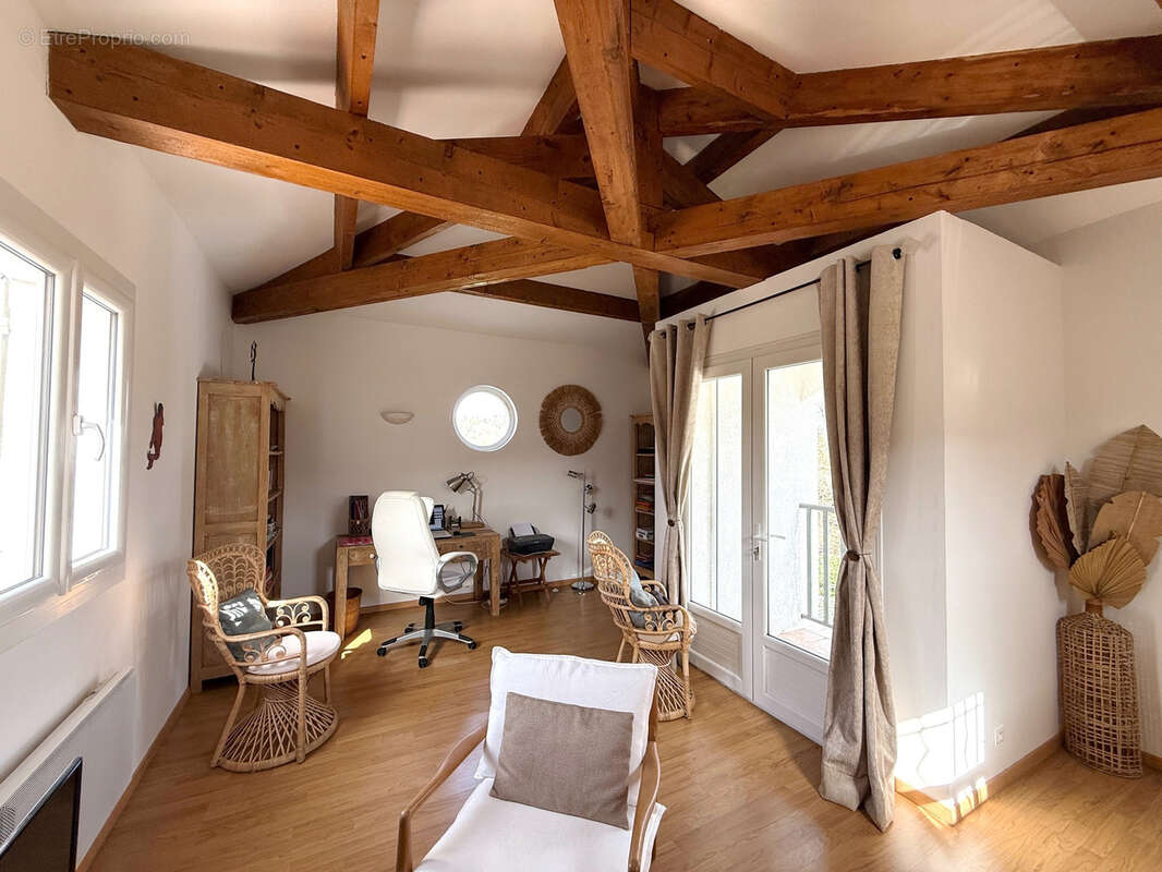 Maison à BAGNOLS-EN-FORET