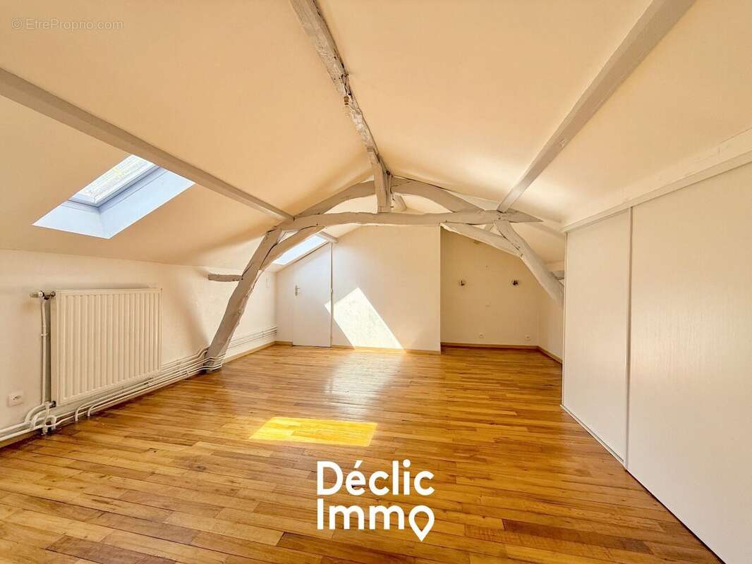 Maison à NIEUIL-L'ESPOIR