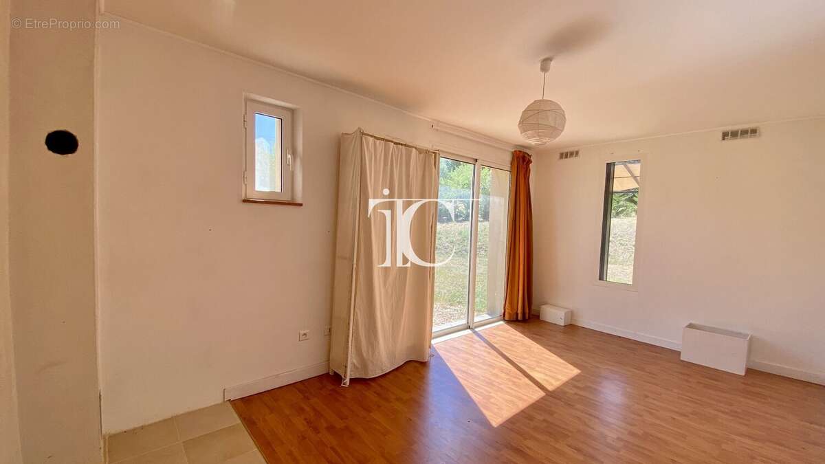 Secteur lussan, maison plain-pied 180m2 de conception bio-climatique, sur parcelle 6055m2 - photo 11